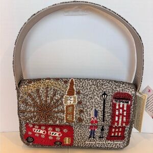 💂‍♀️🔥VIRAL🔥🎡 NWT TikTok Beaded Bag London Theme